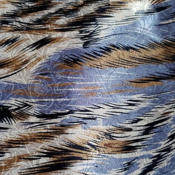 Arnisa Silky scarf, 42" x 42" - Picture 3 of 5